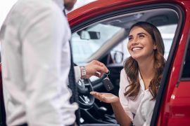🚗💡 La Historia de 500 km: Una Cliente Satisfecha con Soluciones GuemaCAR en la Reparación de su Automóvil 💡🚗 En Soluciones GuemaCAR, nos enorgullece contar la historia de una cliente que recorrió 500 km en busca de una solución para el problema de su automóvil. Esta historia no solo destaca nuestra dedicación a la excelencia en el servicio, sino también la confianza que nuestros clientes depositan en nosotros. La cliente, María, se enfrentaba a un problema frustrante con su automóvil. Su coche presentaba un fallo en la electrónica que, a pesar de ser común, parecía ser un misterio para muchos talleres. Después de recibir presupuestos exorbitantes y tiempos de espera prolongados en el taller oficial de la marca, María decidió buscar una alternativa. Después de investigar y recibir recomendaciones, decidió viajar 500 km para visitarnos en Soluciones GuemaCAR. Al llegar a nuestro taller, María fue recibida con una cálida bienvenida por nuestro equipo. Nuestros expertos en electrónica automotriz evaluaron rápidamente el problema de su coche y confirmaron que era una falla que ya habíamos abordado con éxito en el pasado. A diferencia del taller oficial, donde le habían ofrecido un presupuesto cinco veces más alto, le presentamos a María una estimación justa y razonable para la reparación. Impresionada por nuestra honestidad y profesionalismo, María decidió dejar su coche en nuestras manos. Para su sorpresa, la reparación se completó en unas pocas horas, mucho más rápido de lo que había esperado. La sonrisa de alivio en el rostro de María cuando le entregamos las llaves de su automóvil fue la mayor recompensa para nosotros. Esta experiencia resalta la importancia de elegir el servicio adecuado cuando se trata de reparaciones de automóviles. En Soluciones GuemaCAR, no solo nos esforzamos por ofrecer soluciones efectivas y servicios de alta calidad, sino que también nos comprometemos a brindar una experiencia al cliente excepcional en cada paso del camino. Estamos agradecidos por la confianza que María y todos nuestros clientes depositan en nosotros. Seguiremos trabajando arduamente para superar sus expectativas y seguir siendo su socio confiable en electrónica automotriz. ¿Tienes un problema con la electrónica de tu automóvil o necesitas asesoramiento? ¡No dudes en ponerte en contacto con nosotros! Estamos aquí para ayudarte. #SolucionesGuemaCAR #ElectrónicaAutomotriz #ExperienciaDelCliente #ServicioExcepcional #500Km ¡Tu automóvil está en buenas manos con Soluciones GuemaCAR!
