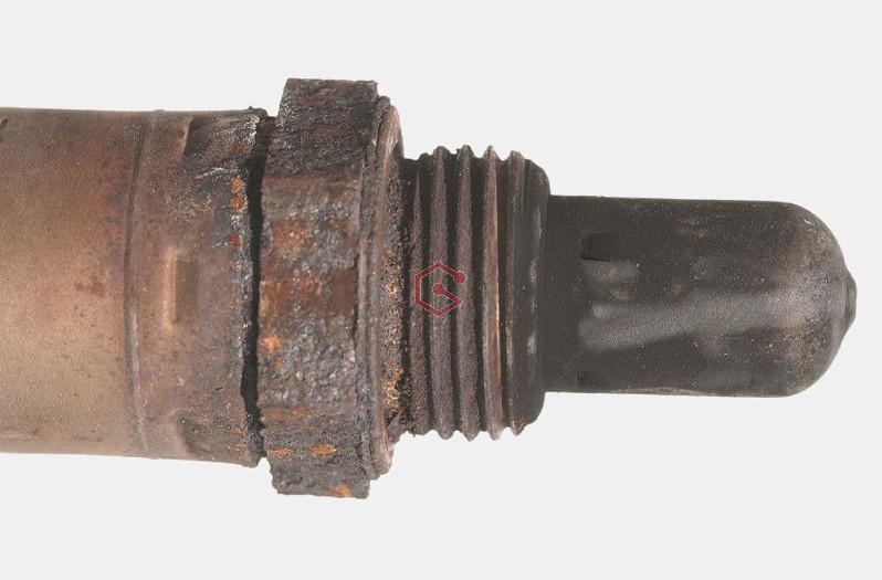 EL TUBO PROTECTOR ESTÁ CUBIERTO DE HOLLÍN SONDA LAMBDA CAUSAS. SOLUCIONES GUEMACAR
