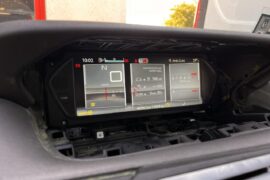 reparación pantalla Citroën C4 Picasso, pantalla multifuncional negra, pantalla Citroën no enciende, reparación electrónica Citroën C4, avería pantalla Citroën taxi, reparación pantalla taxi, taller electrónica automotriz.