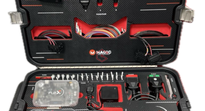 FLEX: La herramienta definitiva para talleres de mecatrónica En Soluciones GuemaCAR Laboratorio Electrónica Automotriz, con 30 años de experiencia en el sector, te presentamos FLEX, la herramienta más avanzada para la programación y ajuste de las ECU (Unidades de Control del Motor) en vehículos modernos. Diseñada para los profesionales de la mecatrónica, FLEX respalda los últimos desarrollos en la puesta a punto y reparación automotriz, ofreciendo una solución versátil, personalizable y completamente configurable para tus necesidades. Características Destacadas de FLEX Programación rápida de ECU: FLEX permite una programación ágil y precisa de las ECU, optimizando el rendimiento de los vehículos con la máxima eficiencia. Compatibilidad con más de 25,000 vehículos: Flexibiliza tu trabajo con una herramienta compatible con una amplia gama de marcas y modelos de vehículos, desde automóviles de pasajeros hasta vehículos comerciales. Software intuitivo y fácil de usar: Con una interfaz de usuario amigable y funcional, el software de FLEX te facilita el acceso a todas las funciones, incluso si eres nuevo en la puesta a punto electrónica. Totalmente personalizable: Personaliza FLEX a tu estilo, carga el logotipo de tu taller y crea tu propio dispositivo de chiptuning único en el mercado. Garantía limitada de por vida: Confía en la durabilidad y calidad de FLEX con una garantía que respalda tu inversión a largo plazo. Soporte técnico experto: Disfruta de un soporte técnico especializado que te ayudará a resolver cualquier duda o problema, asegurando que tu herramienta esté siempre lista para funcionar. ¿Por qué elegir FLEX para tu taller? En un entorno de reparación automotriz en constante evolución, contar con herramientas innovadoras es clave para mantenerse competitivo. FLEX te proporciona la capacidad de ajustar y reparar vehículos modernos con rapidez y precisión, optimizando tiempos y maximizando resultados. Con su diseño personalizable y su amplia compatibilidad, FLEX no solo mejora tus procesos, sino que también te permite ofrecer un servicio exclusivo a tus clientes. Lleva tu taller al siguiente nivel con FLEX No dejes que tu taller se quede atrás. Con FLEX, tendrás a tu disposición una de las herramientas más avanzadas del mercado para la programación y ajuste de ECU. Mejora la eficiencia de tu trabajo y ofrece a tus clientes un servicio de chiptuning único y profesional. Compra ahora en Soluciones GuemaCAR y transforma tu forma de trabajar.