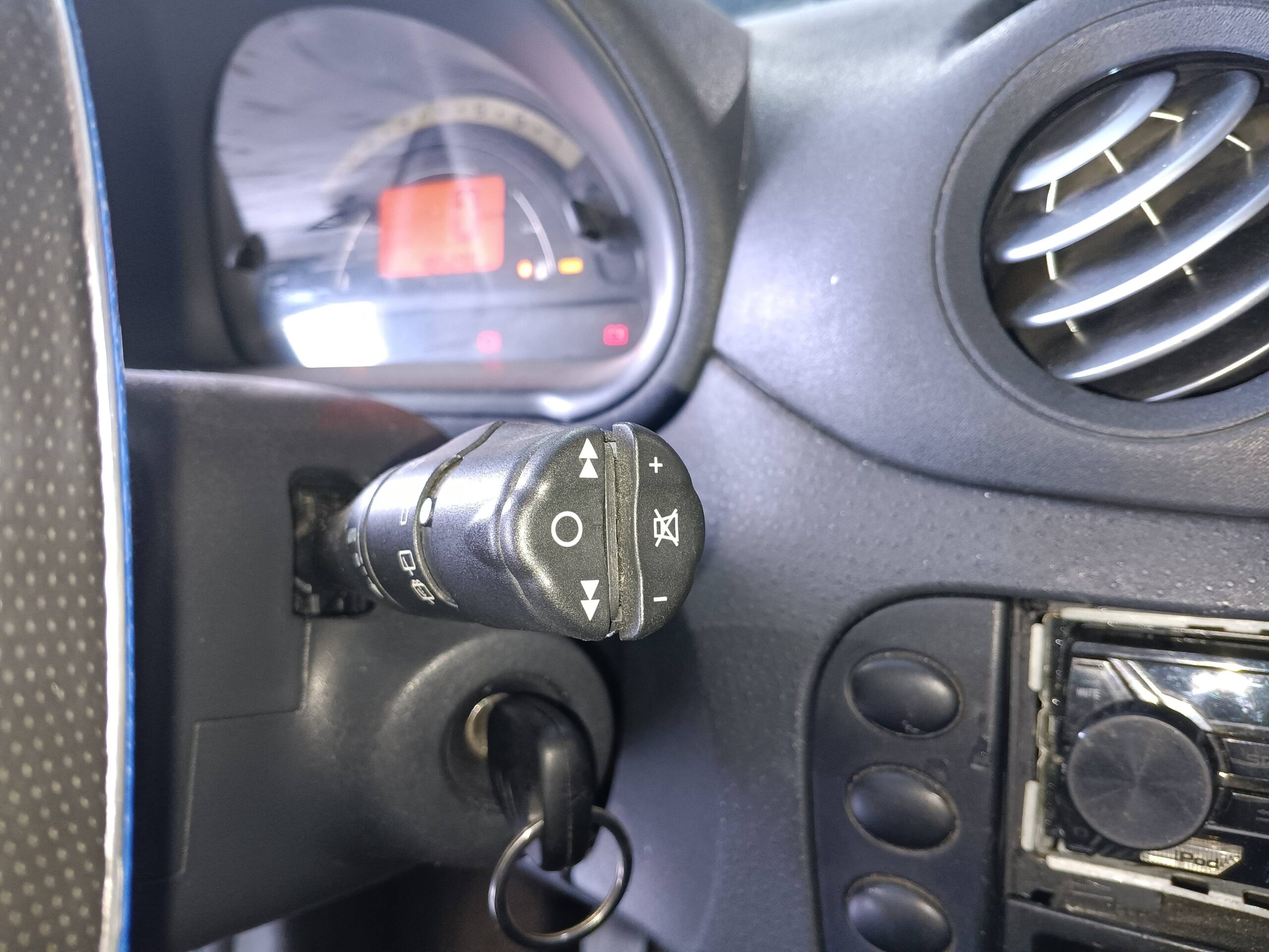 Reparar Palanca Selectora Cambio Automático Citroen C2 en Soluciones GuemaCAR Laboratorio Avanzado Electrónica Automotriz