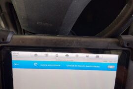 Avería CFFF en unidad de airbag Volvo S40 detectada y REPARADA en Soluciones GuemaCAR 🚨 🧠 Código de error CFFF – Avería Intermitente / Unidad de Mando – Avería Interna 📍 Vehículo afectado: Volvo S40 (año 2004 en adelante) 🔧 Avería resuelta en: Soluciones GuemaCAR – Laboratorio de Electrónica del Automóvil 🔍 Síntomas comunes del código de avería CFFF en Volvo: Cuando la unidad de airbag (SRS) de un Volvo lanza el código CFFF, el conductor suele experimentar: ⚠️ Testigo de airbag encendido de forma permanente en el cuadro de instrumentos. 🔁 En algunos casos, fallos intermitentes que desaparecen y vuelven tras apagar y encender el coche. ❗ Error "Unidad de mando – Avería interna" detectado por máquina de diagnosis. 📉 Posibles fallos en el funcionamiento de pretensores o airbags, lo que afecta directamente la seguridad del vehículo. 🧯 Inhabilitación del sistema SRS (Sistema de Retención Suplementario), con riesgo en caso de accidente.
