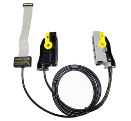 Cable Service Mode Volvo TRW 144300T115 - Conexión BENCH para Camiones Volvo y Renault El Cable Service Mode Volvo TRW 144300T115 es una herramienta indispensable para técnicos y profesionales que trabajan con camiones Volvo y Renault equipados con sistemas TRW EMS2. Este cable permite realizar trabajos de diagnóstico y programación sin necesidad de abrir la centralita del motor, lo que facilita y agiliza las reparaciones. Características principales del Cable Service Mode 144300T115: Compatibilidad: Este cable es perfecto para camiones Volvo y Renault que usan las unidades de control TRW EMS2, incluyendo los modelos TRW EMS2.2 Gen2, TRW EMS2 E5, TRW EMS2.3, y TRW EMS2.4. Funcionalidad BENCH: Permite la conexión directa para realizar trabajos sin la necesidad de abrir la centralita, lo que mejora la eficiencia y seguridad en el proceso. Alta calidad: Fabricado con materiales duraderos y de alta calidad para garantizar un rendimiento fiable a largo plazo. Fácil de usar: Ideal para profesionales que necesitan herramientas especializadas para el diagnóstico y la reprogramación de sistemas electrónicos en vehículos pesados. ¿Por qué elegir el Cable Service Mode 144300T115? Este cable 144300T115 de Alientech es una de las mejores opciones del mercado para quienes buscan realizar trabajos de diagnóstico y reprogramación en camiones Volvo y Renault sin tener que manipular directamente la centralita del motor. Su uso en el modo Service facilita el acceso a los sistemas electrónicos de los vehículos sin realizar intervenciones complejas. Especificaciones del Producto: Referencia: 144300T115 Categoría: Alientech Precio: 194,00€ (sin IVA) Compatibilidad: Volvo Trucks, Renault Trucks con TRW EMS2.2 Gen2, EMS2 E5, EMS2.3 y EMS2.4. Este cable es perfecto para talleres de mantenimiento y expertos en electrónica vehicular que buscan optimizar sus procesos y trabajar con mayor rapidez y precisión.