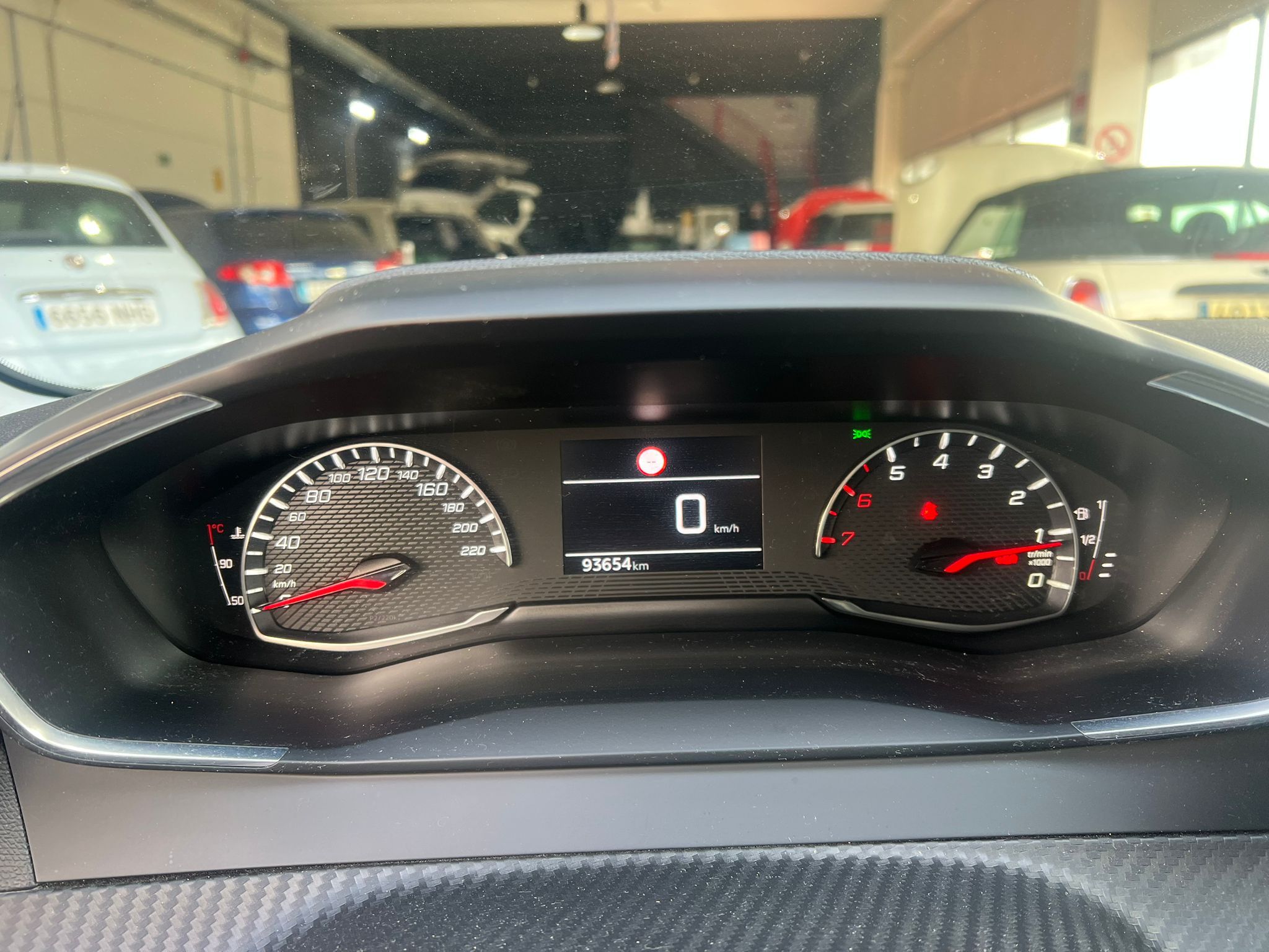 Peugeot Puretech Avería Electrónica DTC P0105:29 error relacionado con el captador de presión de aire de admisió. rateos en ralenti, perdida de potencia y, por supuesto, luz de avería encendida. Reparado en Soluciones GuemaCAR Laboratorio Electrónica Automotriz
