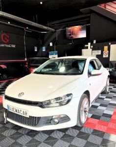 REPROGRAMACIÓN CENTRALITA Mercedes Clase A W169 180 CDi 109CV Tipo de Reprogramación: Stage 1 ➕ Potencia: 145 CV (+23 CV) ➕ Par Motor: 248 Nm (+48 Nm) Vehículo: VW Scirocco 1.4 TSI 122CV Incremento de potencia de 122 CV a 145 CV y aumento de par motor de 200 Nm a 248 Nm para una respuesta mucho más elástica y deportiva en todo el rango de revoluciones. 🚀 Con esta Stage 1, el motor 1.4 TSI transforma su carácter, eliminando la pereza en bajas vueltas y ofreciendo una aceleración mucho más lineal y contundente. El cliente buscaba recuperar esa esencia deportiva del Scirocco, logrando ahora adelantamientos más seguros y una mejora en la eficiencia de combustible en conducción de crucero. Una actualización imprescindible para disfrutar de cada curva con máxima fiabilidad técnica. 👉 by Soluciones GuemaCAR – Laboratorio Avanzado de Electrónica Automotriz 💰 Precios de reprogramaciones en Soluciones GuemaCAR: Vehículos Matriculados hasta 2010 → Stage1, Stage2 o ECO: 250€ IVA Incluido Vehículos Matriculados 2010-2018 → Stage1, Stage2 o ECO: 363€ IVA Incluido Vehículos Matriculados 2018-Actualidad → Stage1, Stage2 o ECO: 423,50€ IVA Incluido