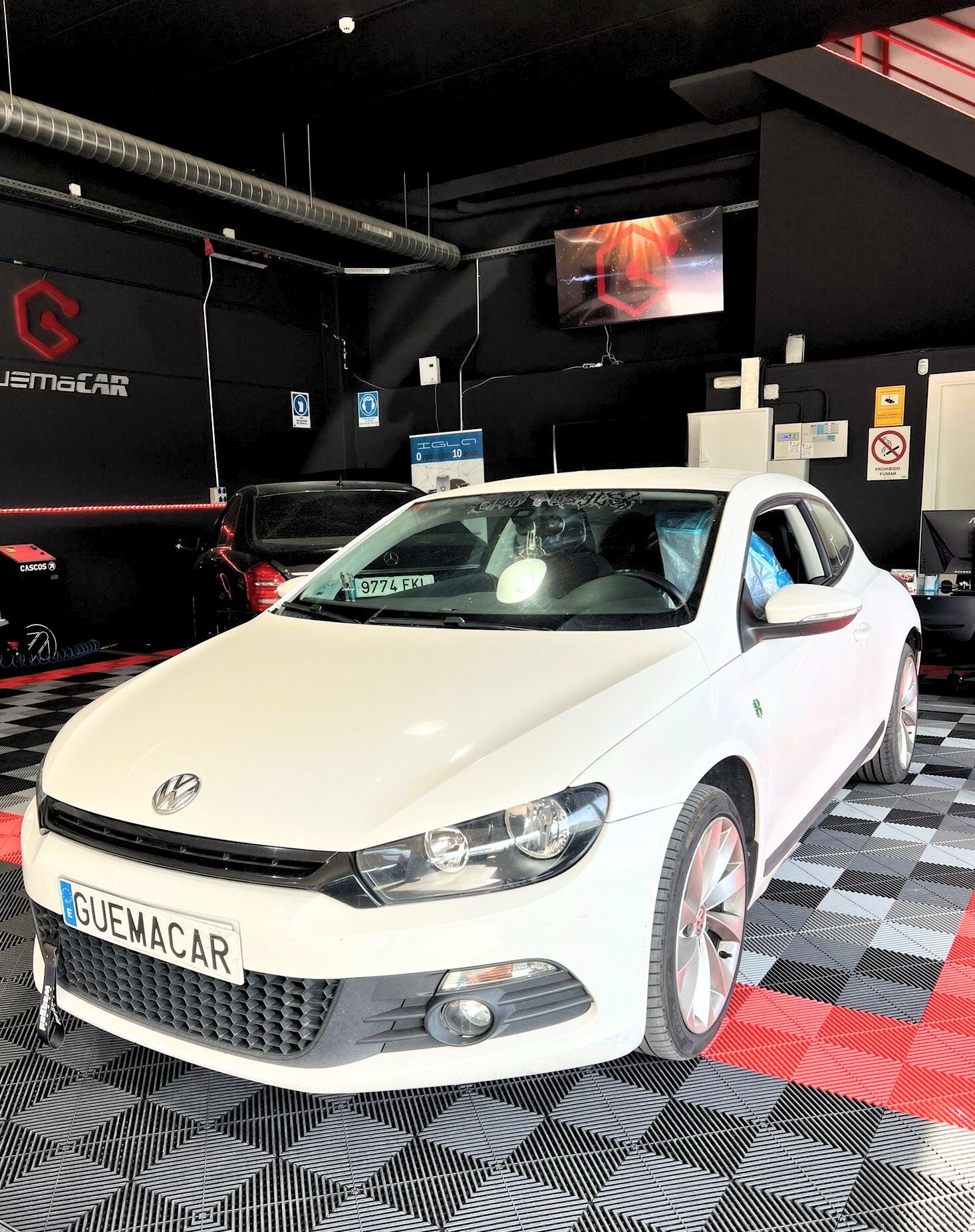 REPROGRAMACIÓN CENTRALITA Mercedes Clase A W169 180 CDi 109CV Tipo de Reprogramación: Stage 1 ➕ Potencia: 145 CV (+23 CV) ➕ Par Motor: 248 Nm (+48 Nm) Vehículo: VW Scirocco 1.4 TSI 122CV Incremento de potencia de 122 CV a 145 CV y aumento de par motor de 200 Nm a 248 Nm para una respuesta mucho más elástica y deportiva en todo el rango de revoluciones. 🚀 Con esta Stage 1, el motor 1.4 TSI transforma su carácter, eliminando la pereza en bajas vueltas y ofreciendo una aceleración mucho más lineal y contundente. El cliente buscaba recuperar esa esencia deportiva del Scirocco, logrando ahora adelantamientos más seguros y una mejora en la eficiencia de combustible en conducción de crucero. Una actualización imprescindible para disfrutar de cada curva con máxima fiabilidad técnica. 👉 by Soluciones GuemaCAR – Laboratorio Avanzado de Electrónica Automotriz 💰 Precios de reprogramaciones en Soluciones GuemaCAR: Vehículos Matriculados hasta 2010 → Stage1, Stage2 o ECO: 250€ IVA Incluido Vehículos Matriculados 2010-2018 → Stage1, Stage2 o ECO: 363€ IVA Incluido Vehículos Matriculados 2018-Actualidad → Stage1, Stage2 o ECO: 423,50€ IVA Incluido